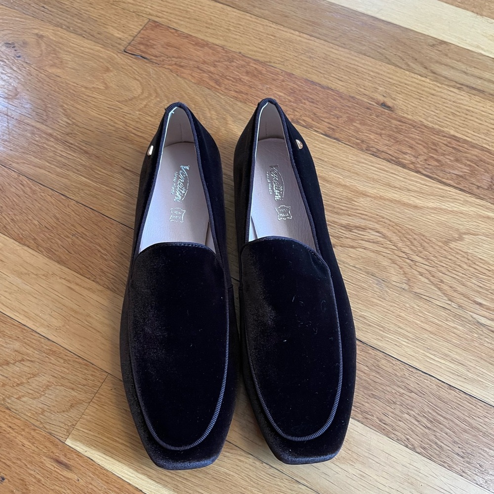 Venettini Luxurious Brown Velvet Flats